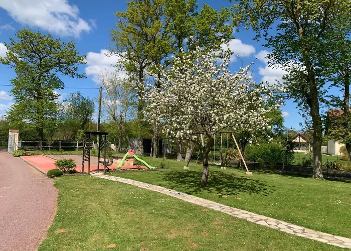 Au Dessus Des Paquerettes Janville (Calvados)